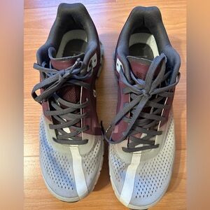 Women’'s Gray and Maroon ON Athletic Shoes